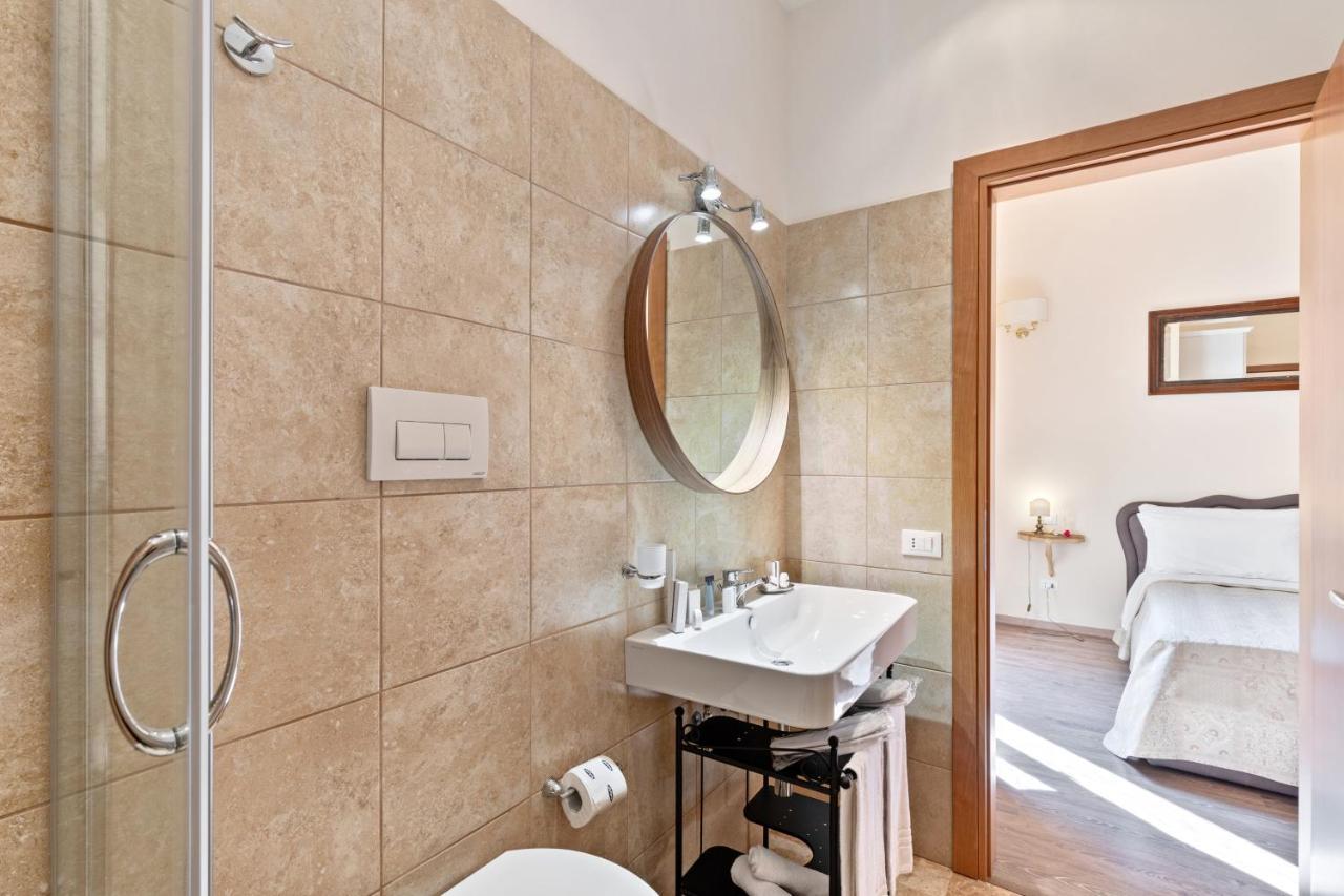Vatican Domus Luxury Rooms Рим Екстериор снимка